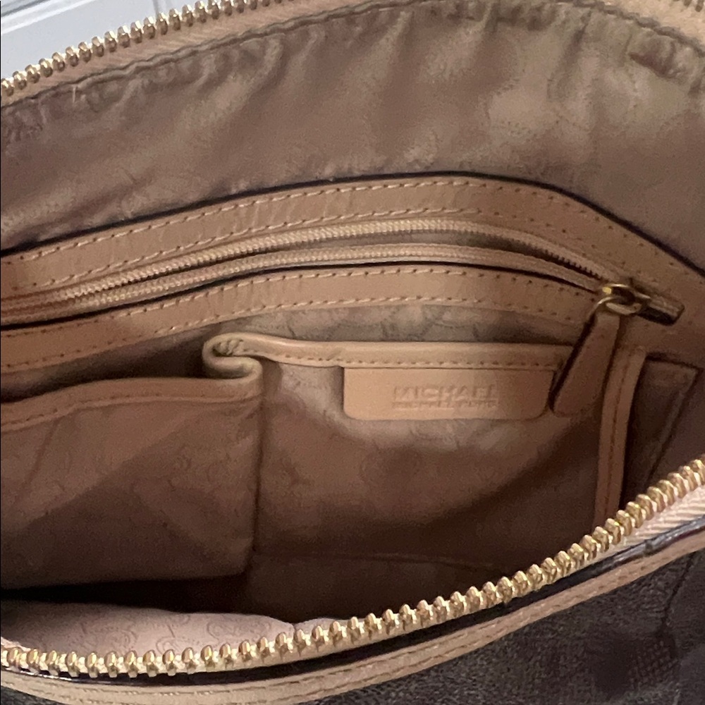 Michael Kors Brown & Beige MK Signature Hobo Shoulder Bag - Picture 3 of 8